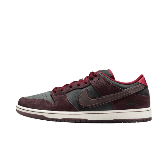 Nike SB Dunk Low Riot Skateshop Special Box - 48h