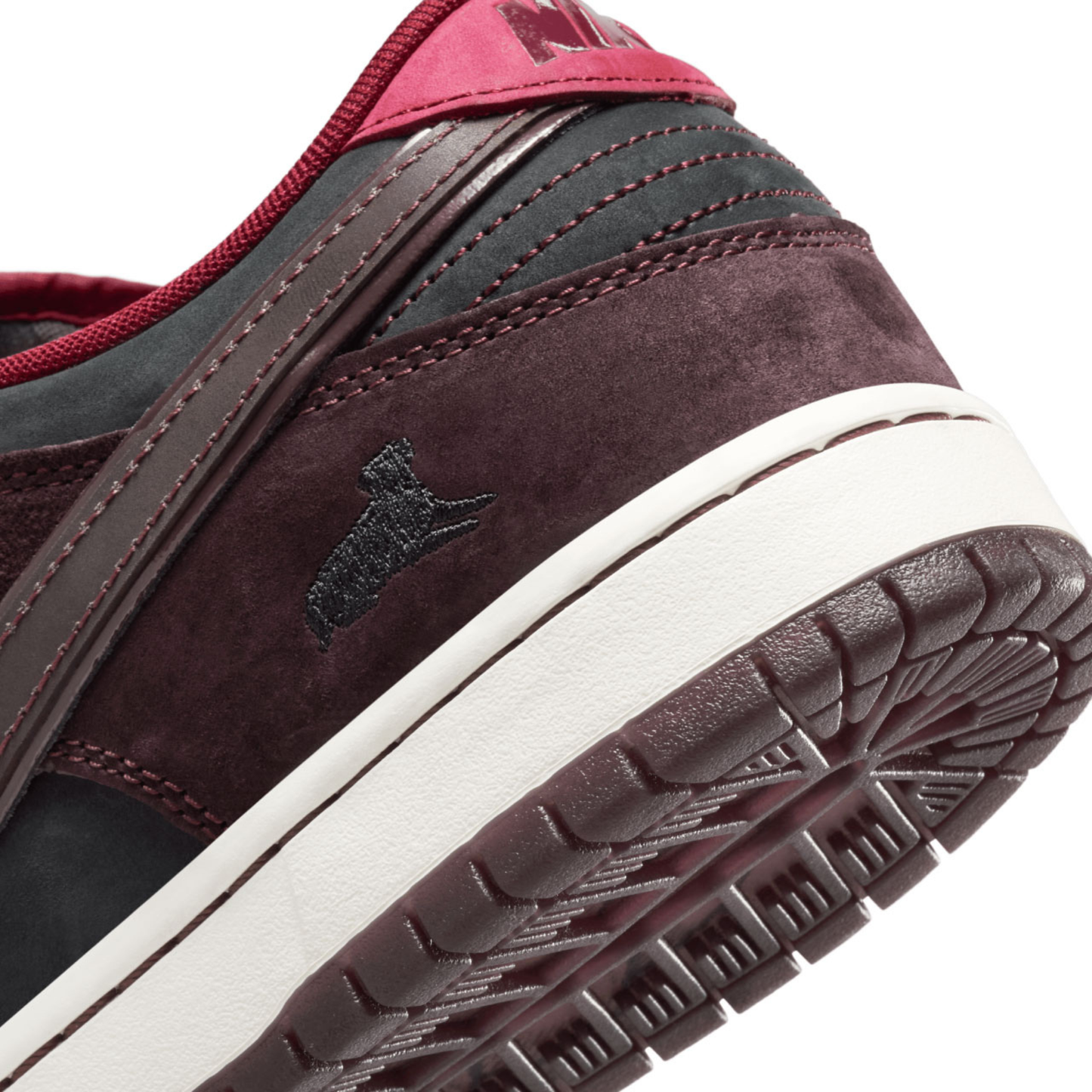 Nike SB Dunk Low Riot Skateshop Special Box - 48h