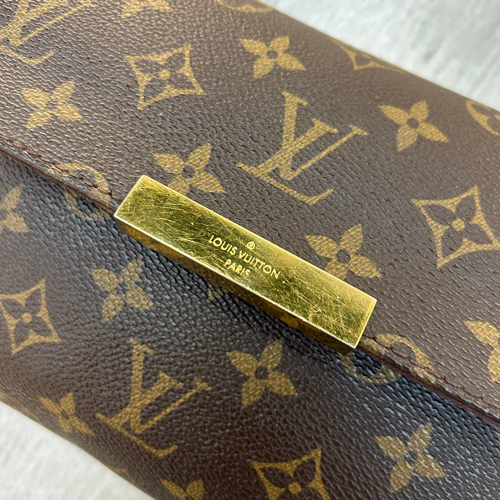 Louis Vuitton Favorite MM monogram shoulder bag