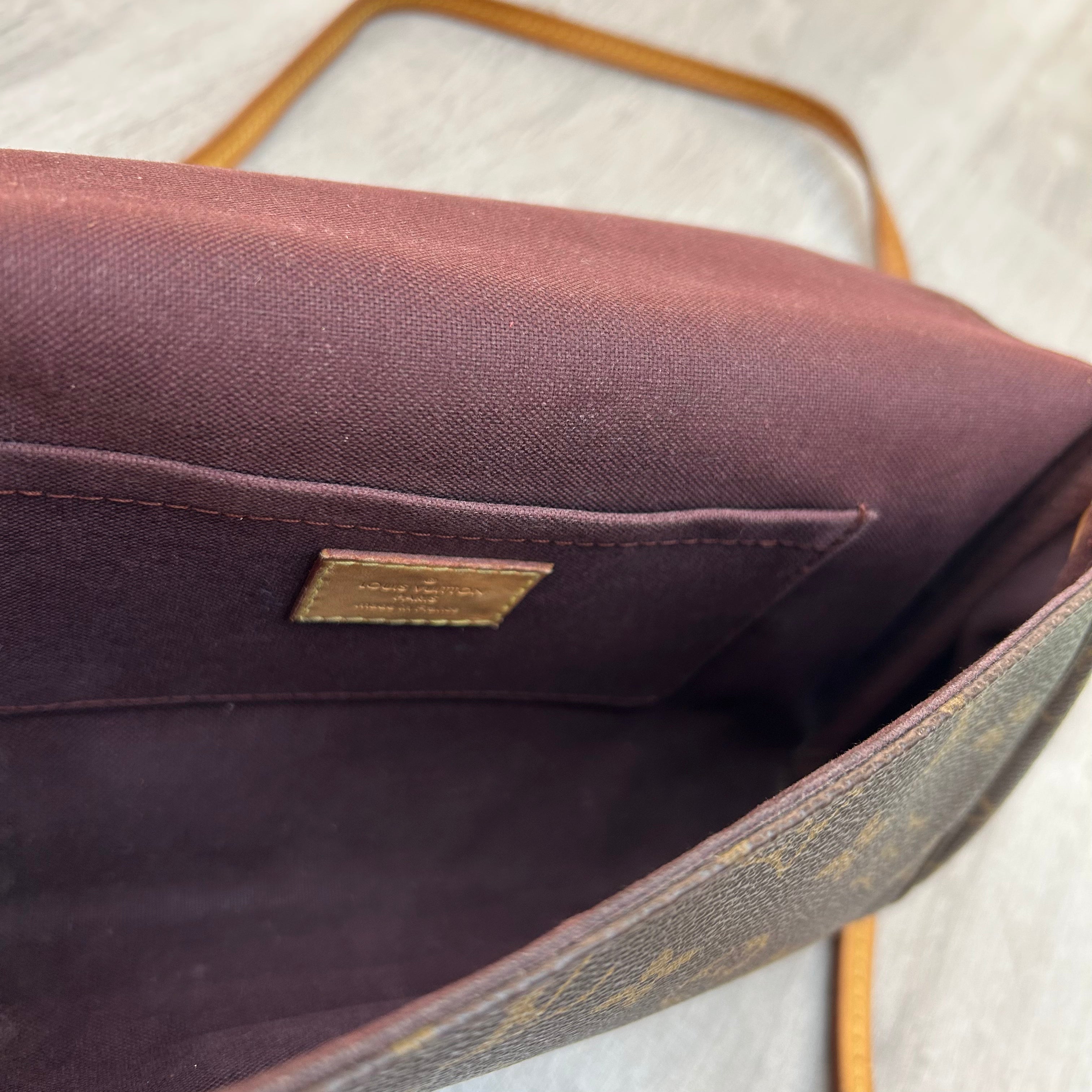 Louis Vuitton Favorite MM monogram shoulder bag